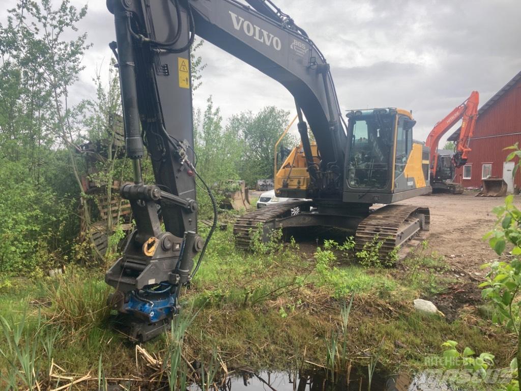 Volvo EC 250 EL حفارات زحافة