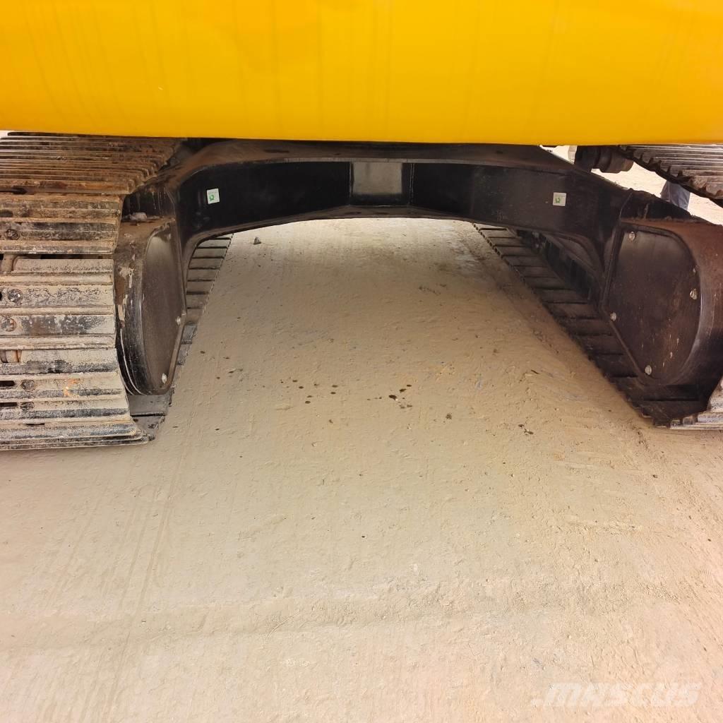 CAT 320 D حفارات زحافة