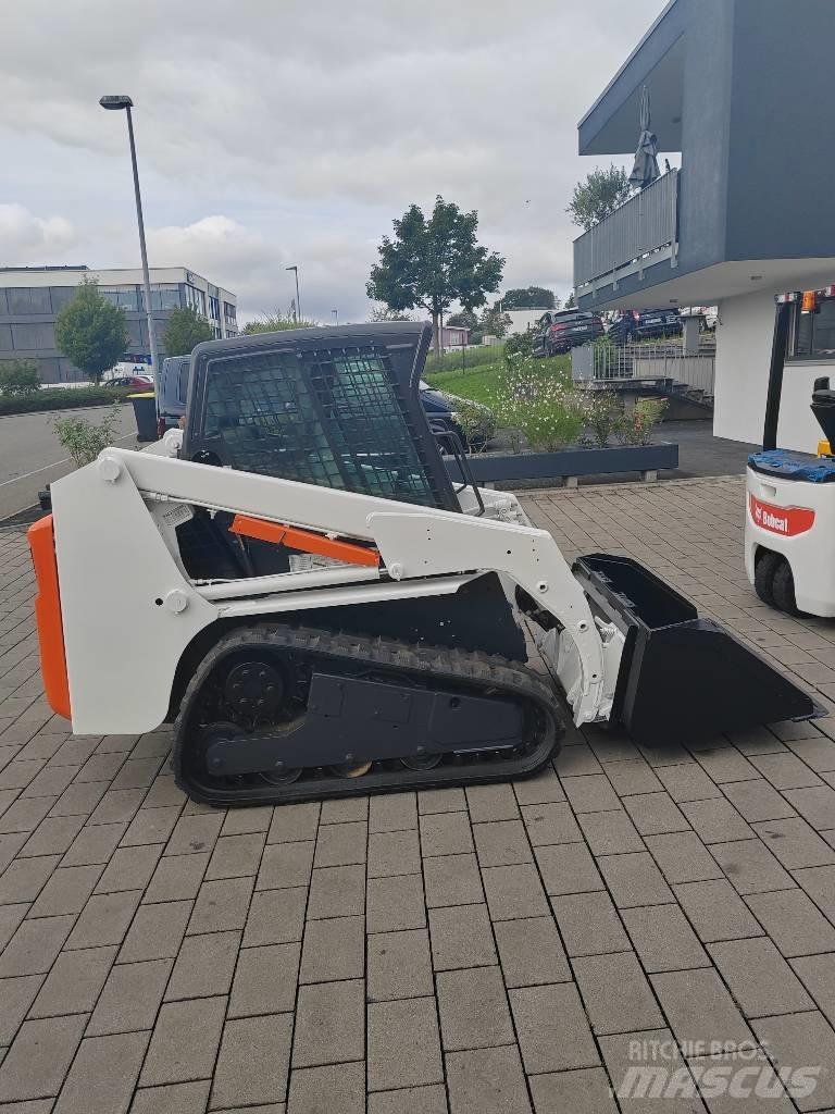 Bobcat T 140 لوادر انزلاقية التوجيه