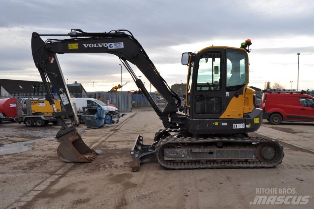 Volvo ECR 88 D حفارات وسط 7 طن - 12 طن