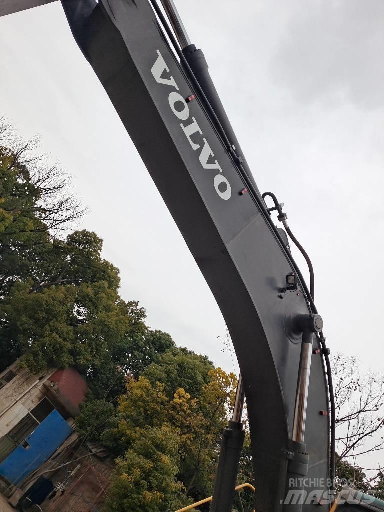 Volvo EC 360 B LC حفارات زحافة