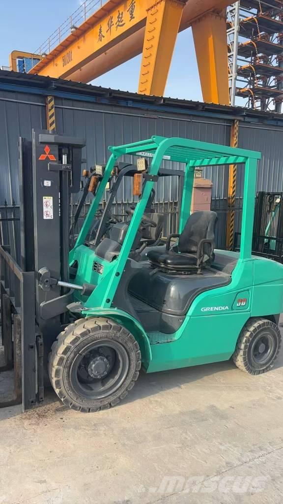 Mitsubishi 3t شاحنات الديزل