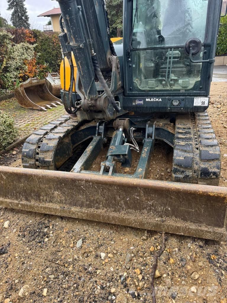 Hyundai HX 85 A حفارات وسط 7 طن - 12 طن