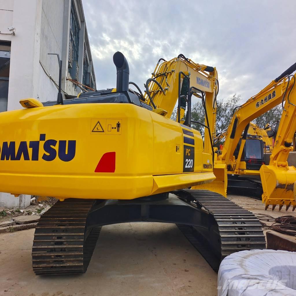 Komatsu PC 220 حفارات زحافة