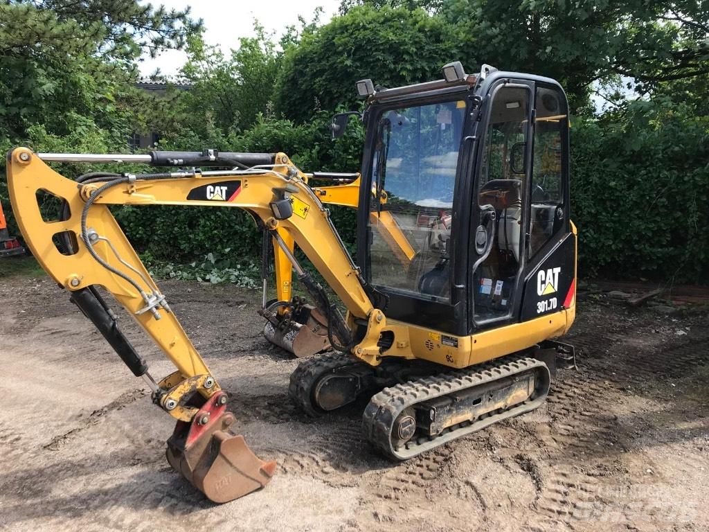 CAT 301.7 D حفارات صغيرة أقل من 7 طن (حفارات صغيرة)