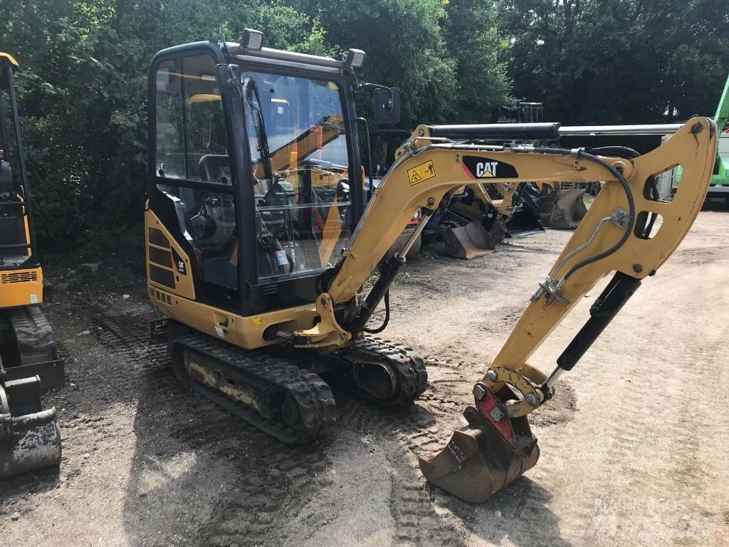CAT 301.7 D حفارات صغيرة أقل من 7 طن (حفارات صغيرة)