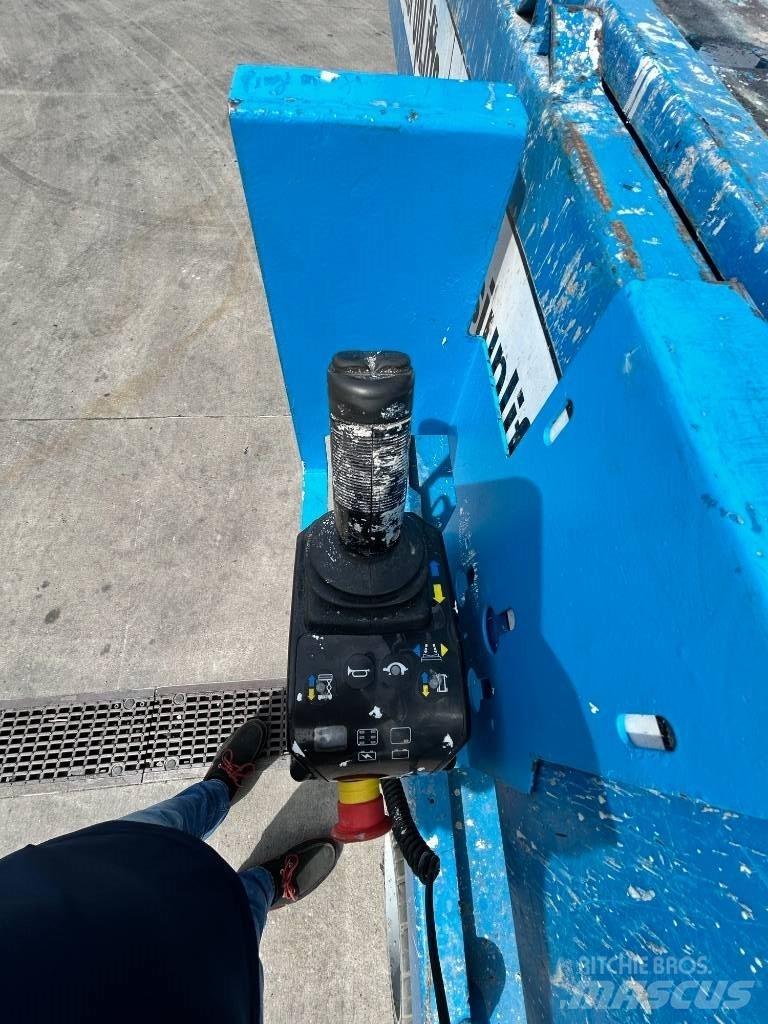 Genie GS 2646 رافعات مقصية الشكل