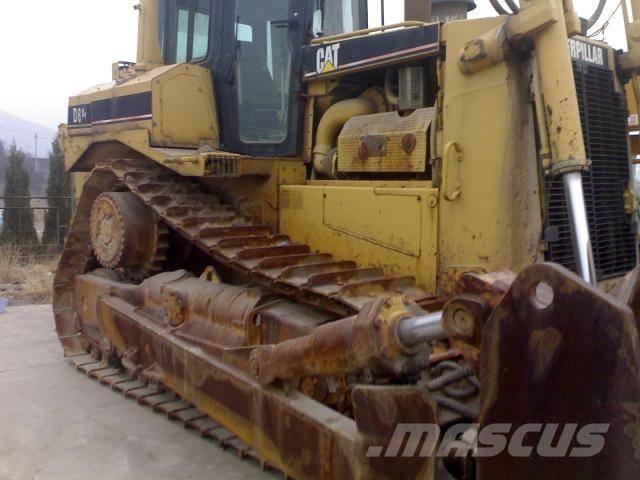 CAT D 8  R بلدوزرات مجنزرة
