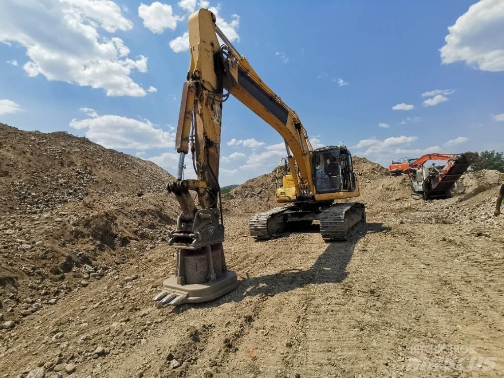 Komatsu PC 290 LC-10 حفارات زحافة