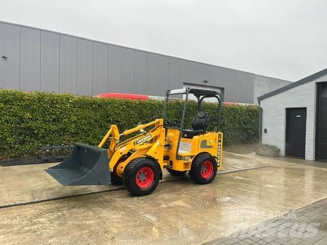 Kubota R 090 لوادر بعجل