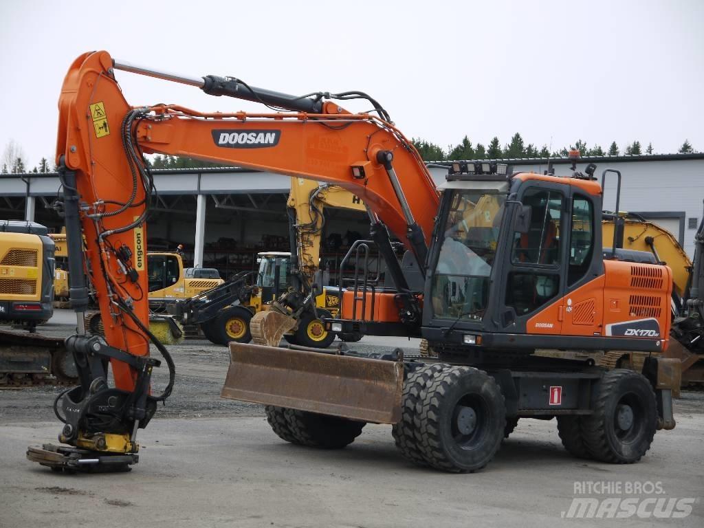 Doosan DX 170 W-5 حفارات بعجل