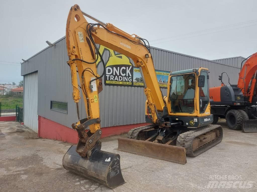 Hyundai R 80 CR حفارات وسط 7 طن - 12 طن