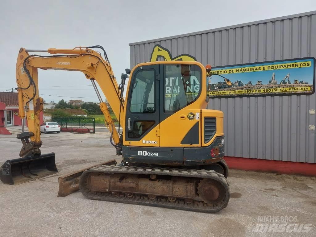 Hyundai R 80 CR حفارات وسط 7 طن - 12 طن