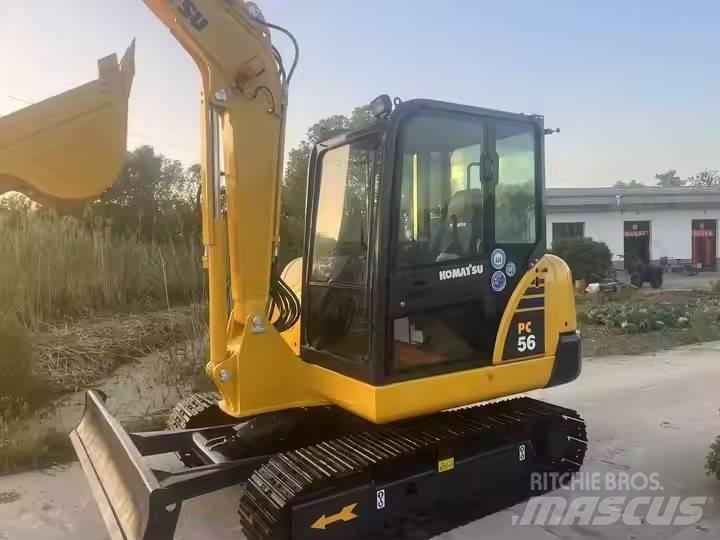 Komatsu PC 56-7 حفارات زحافة