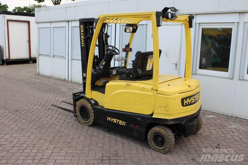 Hyster J 2.5 XN شاحنات ذات رافعات شوكية تعمل بالكهرباء