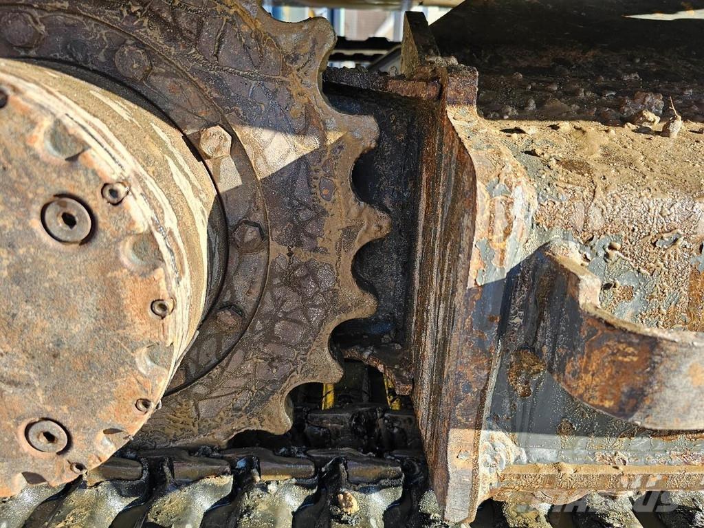 New Holland E80 حفارات وسط 7 طن - 12 طن