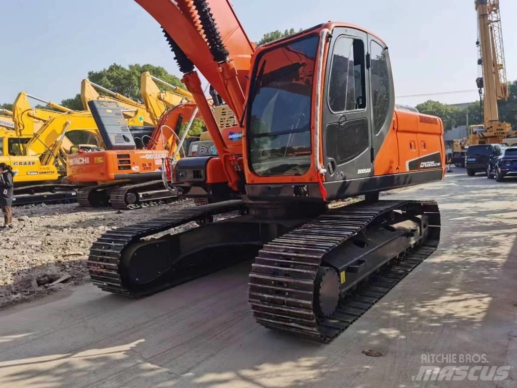Doosan DX 225LC-9C حفارات زحافة