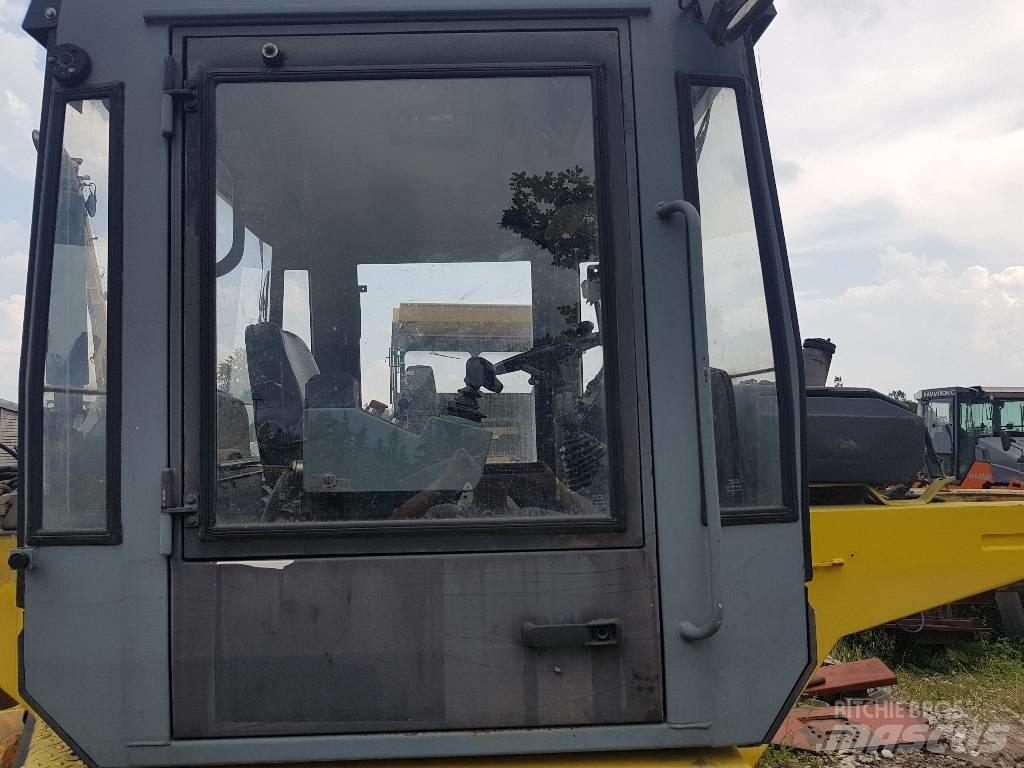 Bomag BW 184 AD كابينة والداخلية
