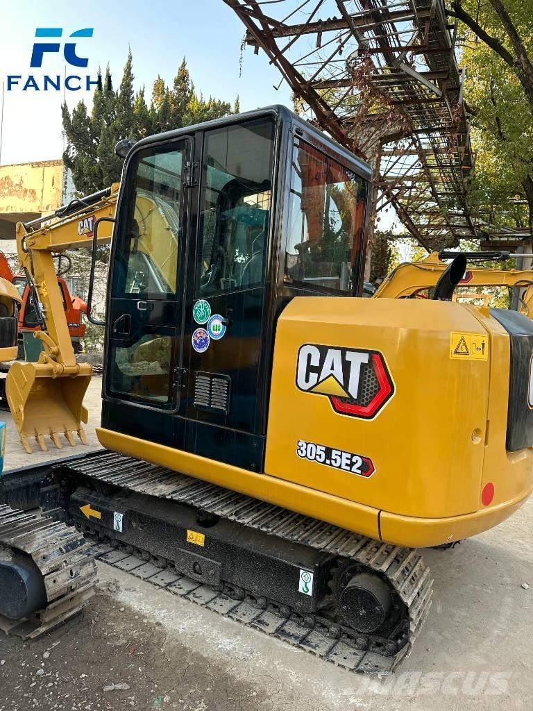 CAT 305.5e2 حفارات زحافة