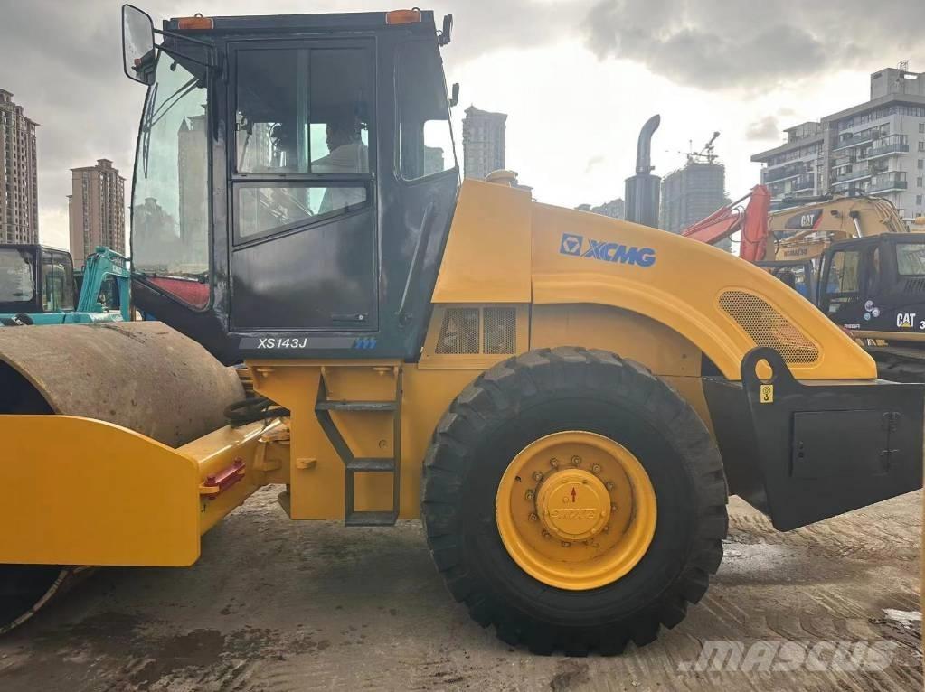 XCMG XS 143 J مداحل أحادية الأسطوانة