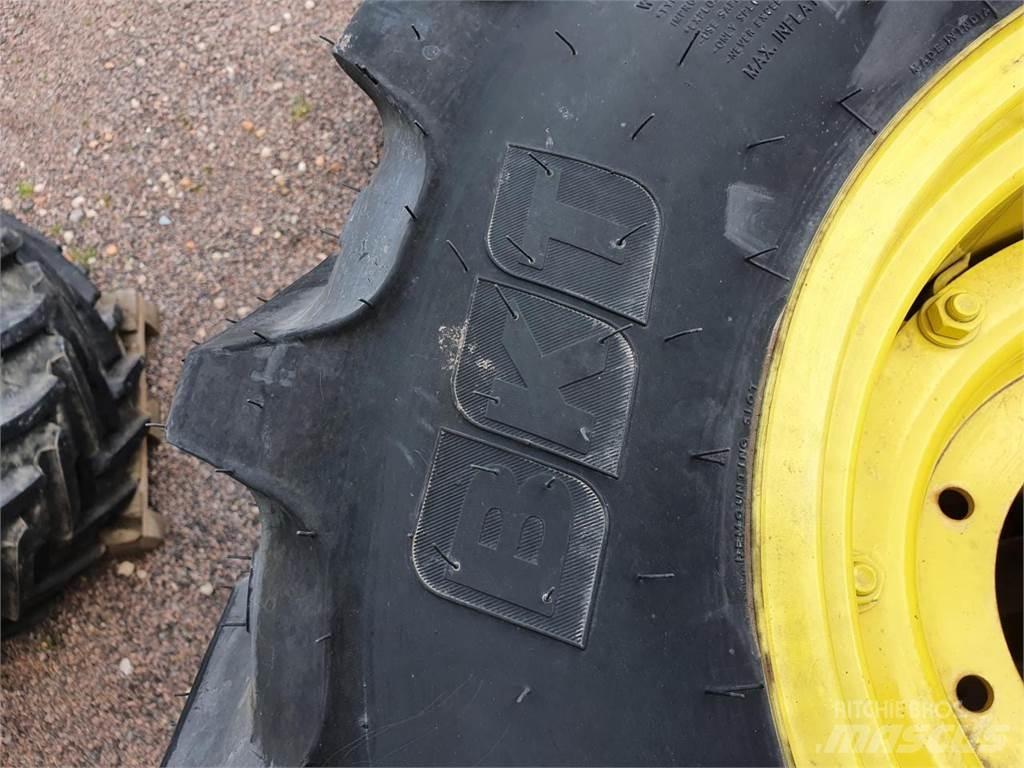 BKT 320/85R20 x2 الإطارات والعجلات والحافات