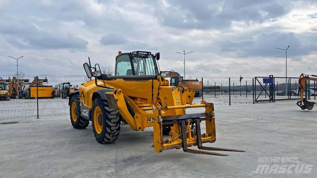 JCB 540-140 مناولات متداخلة