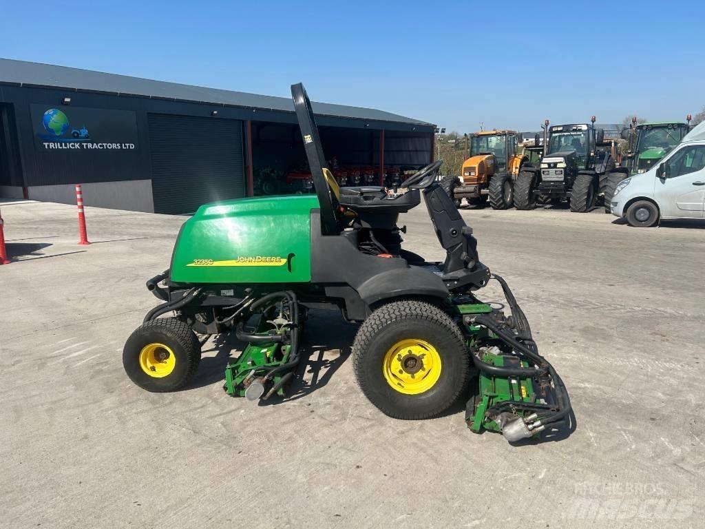 John Deere 3235 C ماكينات جز العشب