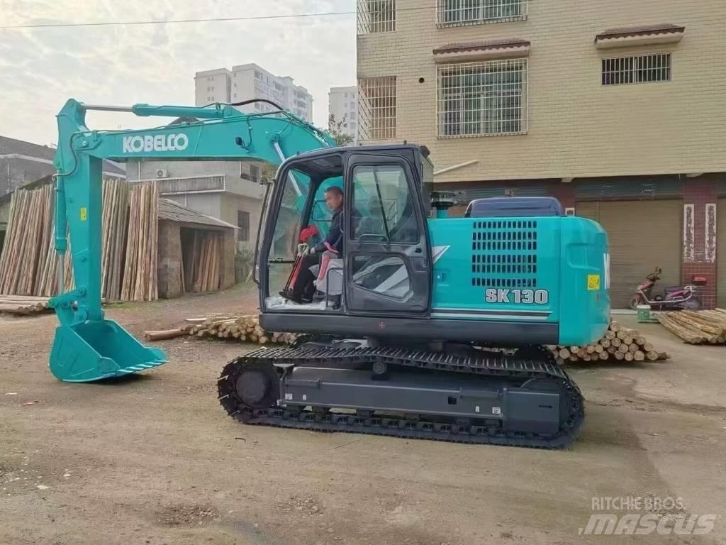 Kobelco SK130-11 حفارات وسط 7 طن - 12 طن