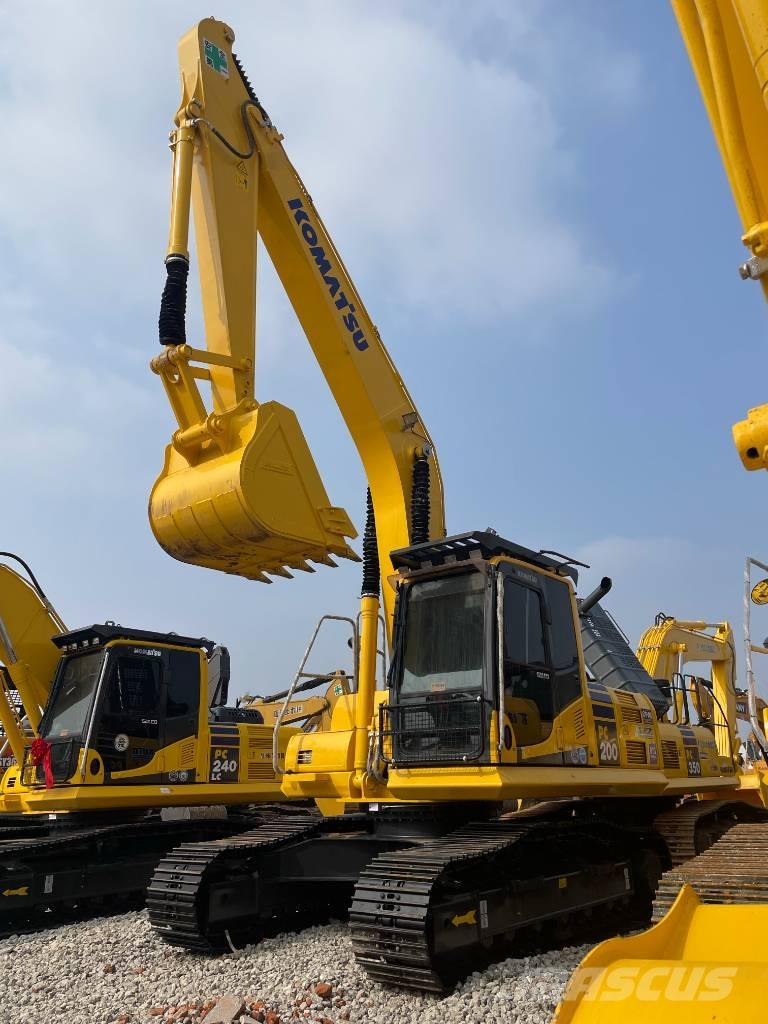 Komatsu PC 200-8 حفارات زحافة