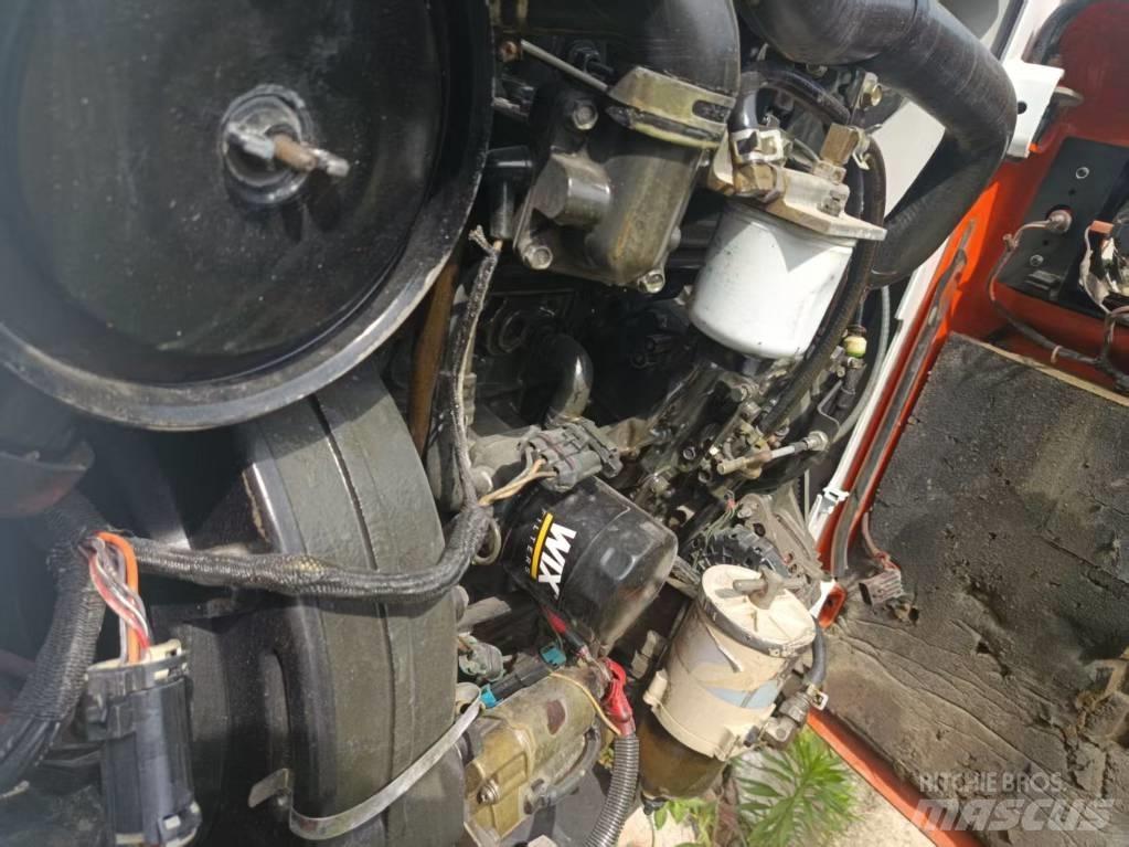 Bobcat S 220 لوادر انزلاقية التوجيه