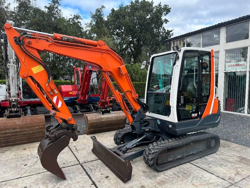 Takeuchi TB 235 CR حفارات صغيرة أقل من 7 طن (حفارات صغيرة)