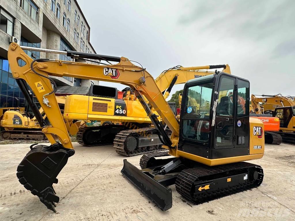 CAT 305.5E2 حفارات زحافة