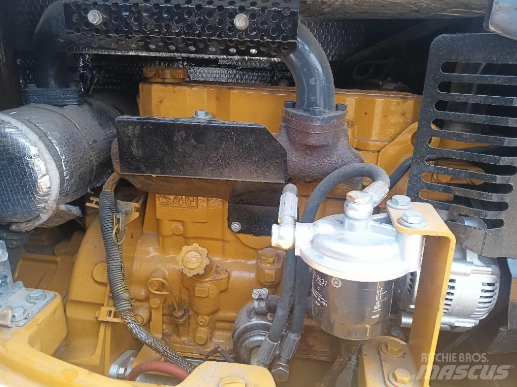 CAT 304 C حفارات زحافة