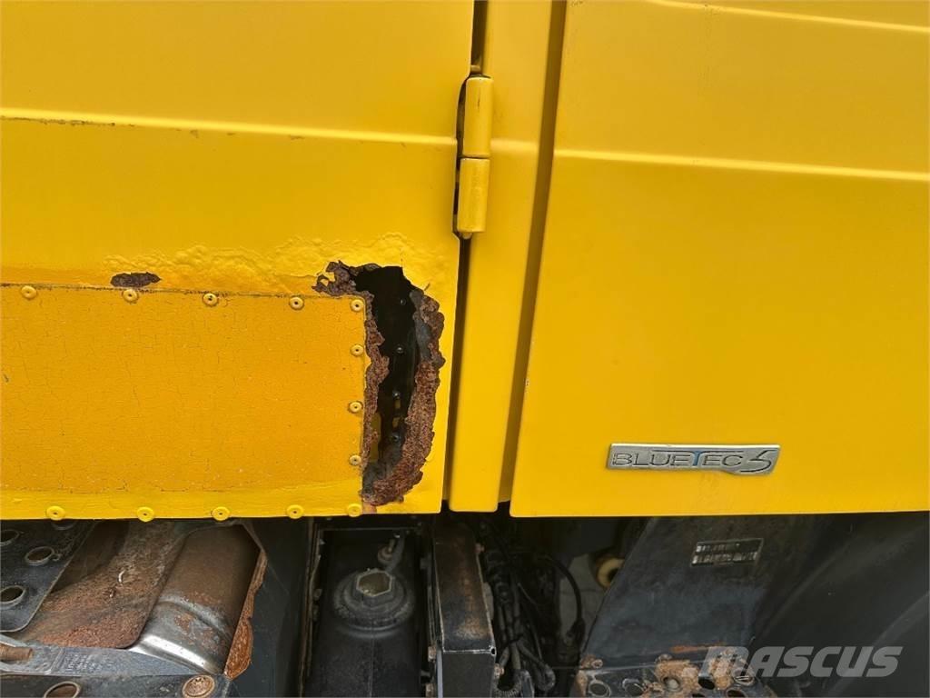 MB Trac U 4000 الجرارات
