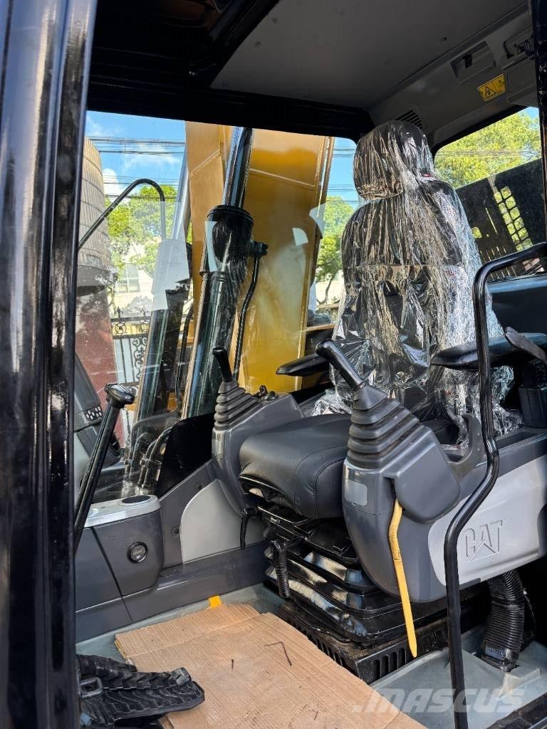 CAT 312 D حفارات زحافة