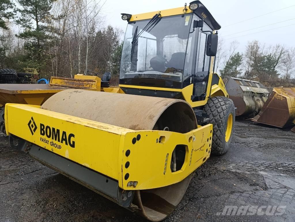 Bomag BW 213 مداحل أحادية الأسطوانة