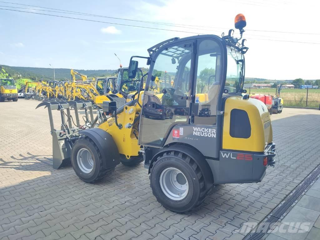 Wacker Neuson WL 25 لوادر بعجل