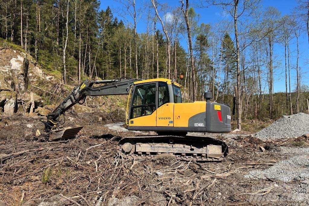 Volvo EC 140 C L حفارات زحافة