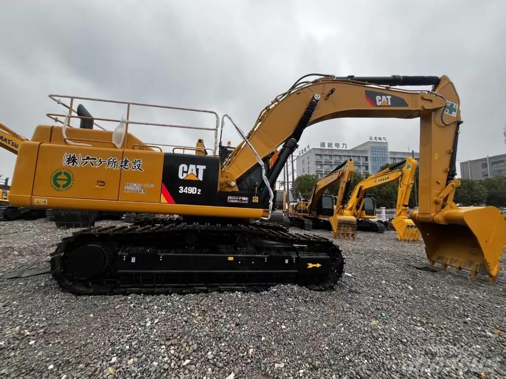 CAT 349 D2 حفارات زحافة