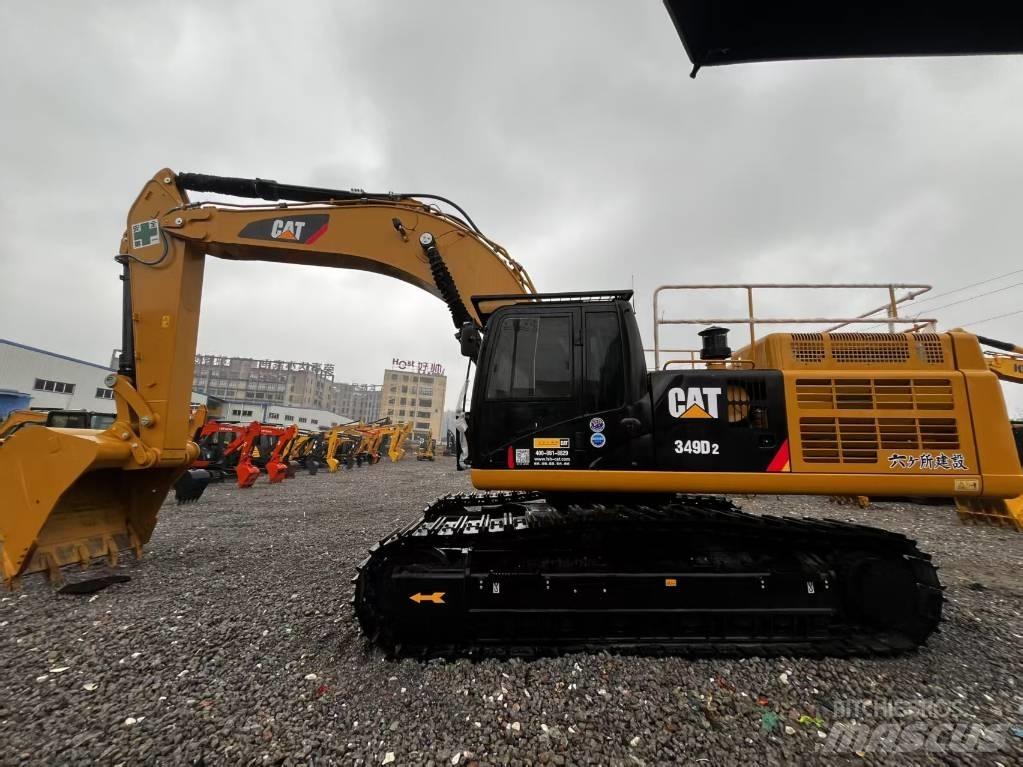 CAT 349 D2 حفارات زحافة