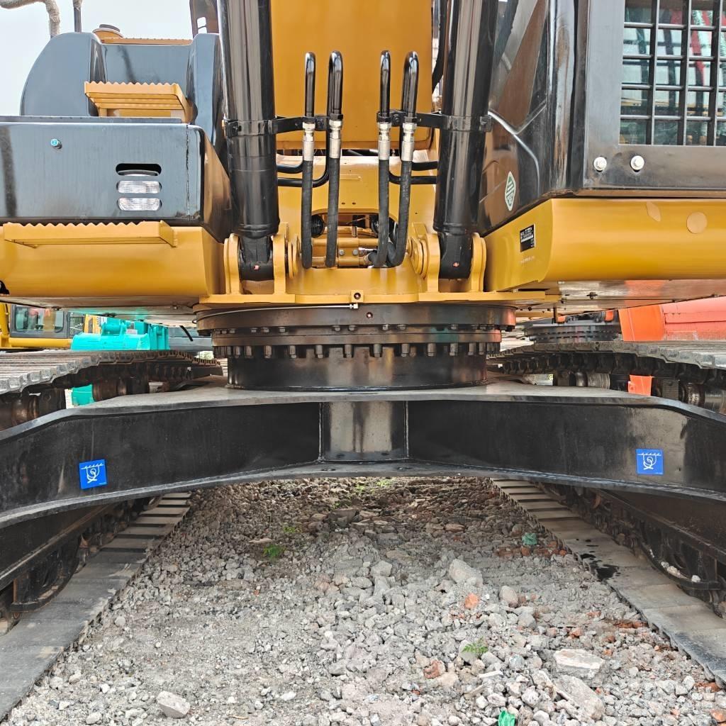 CAT 323D حفارات زحافة