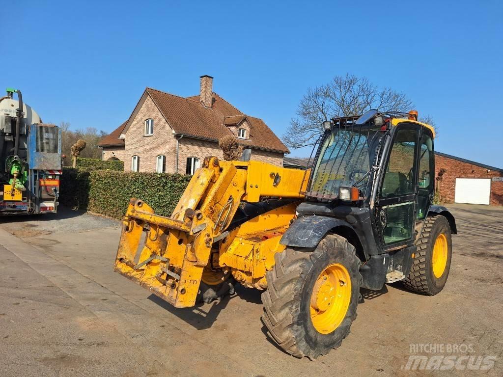 JCB 531-70 معدات مناولة لأغراض الزراعة