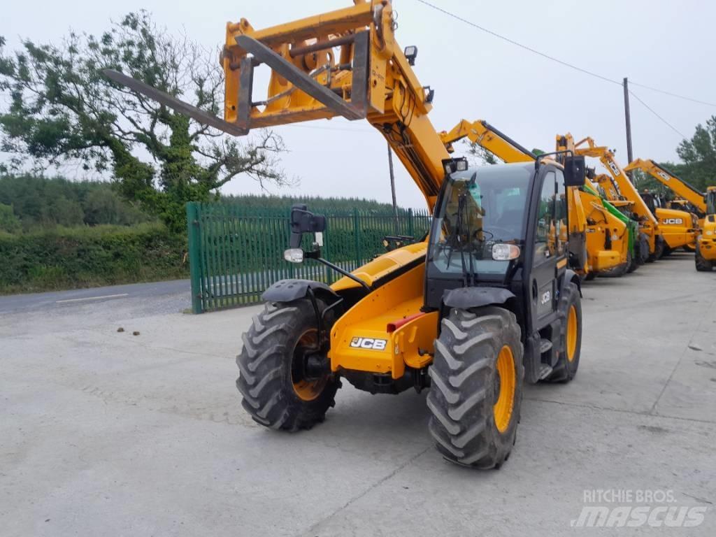 JCB 532-60 معدات مناولة لأغراض الزراعة