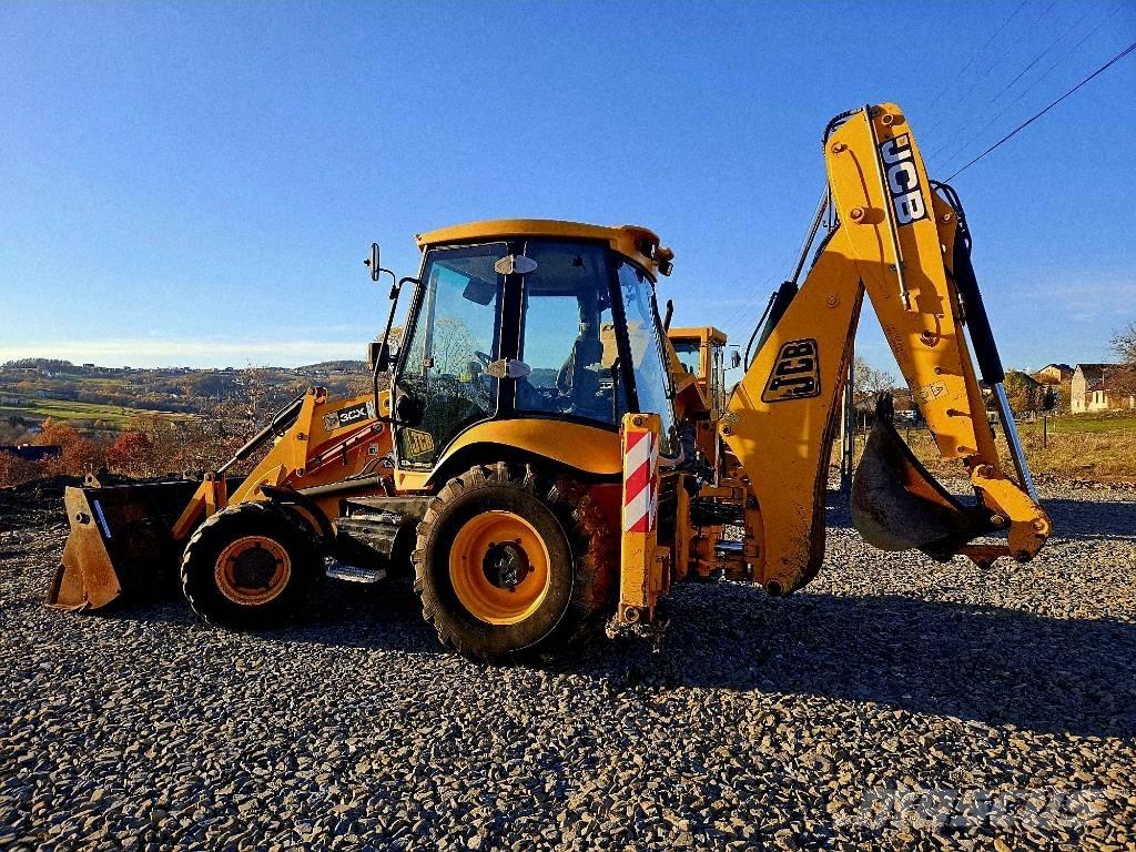 JCB 3CX لوادر ذات جرافات عكسية