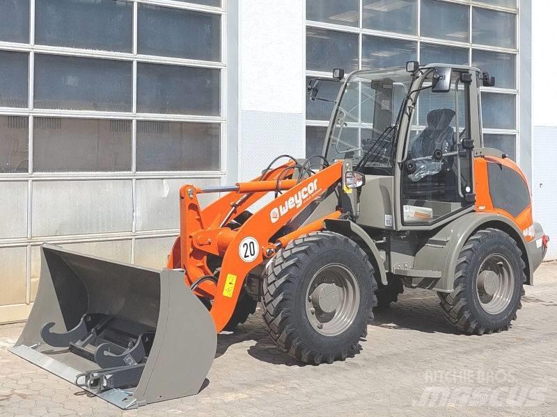 Atlas AR 400 لوادر انزلاقية التوجيه