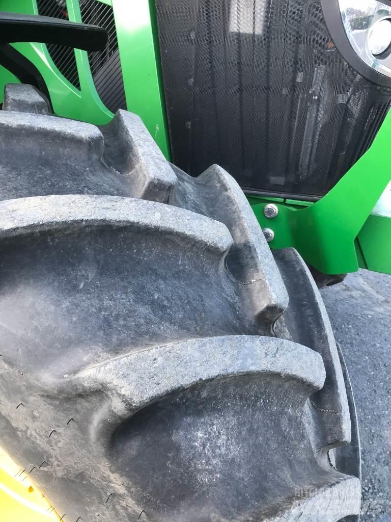 John Deere 6100 M الجرارات