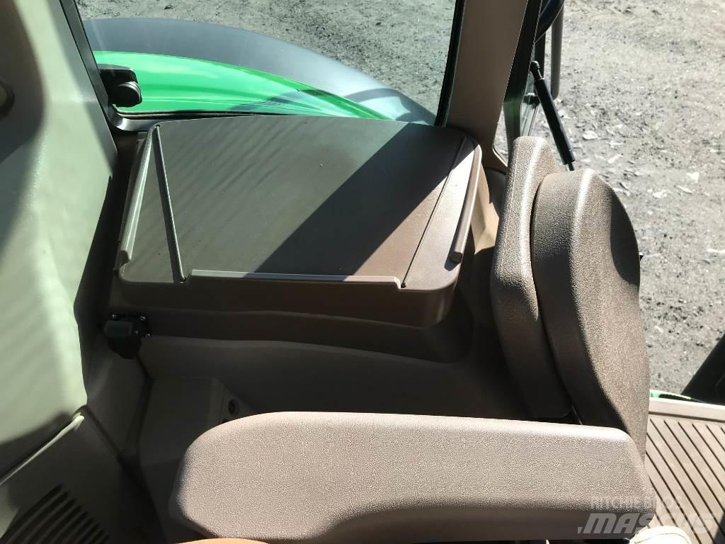 John Deere 6100 M الجرارات