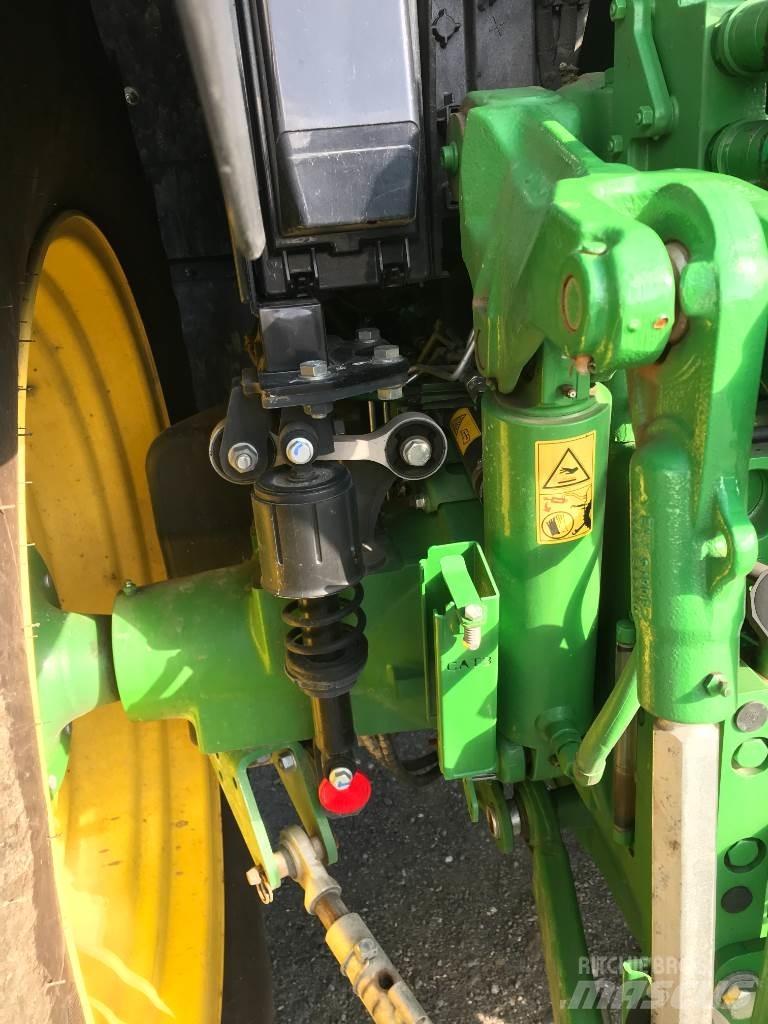 John Deere 6100 M الجرارات