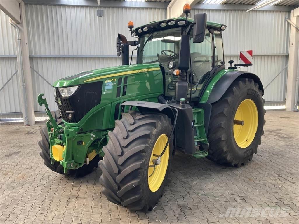 John Deere 6250R الجرارات