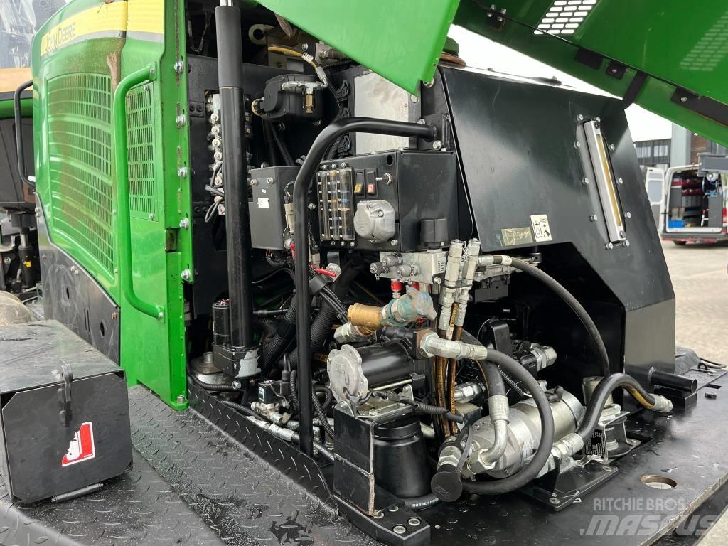 John Deere 1070E حصادات